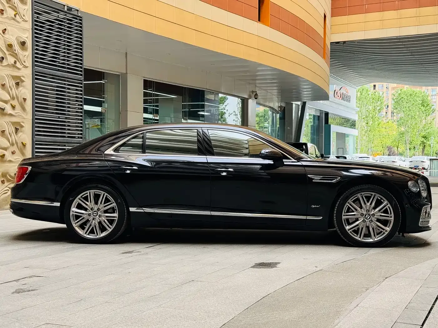 Bentley Flying Spur Plug-in Hybrid 2022 2.9T V6 Hybrid — Фото автомобиля 4