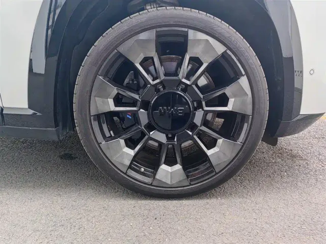 BMW XM — Фото автомобиля 18
