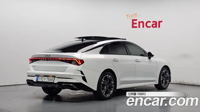 Фотография автомобиля — Kia K5 Generation 3