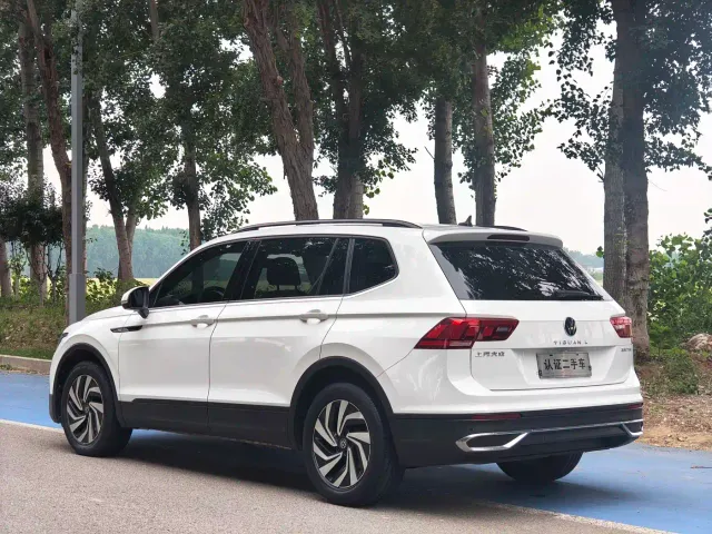 Volkswagen Tiguan L — Фото автомобиля 7