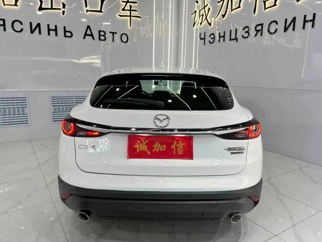 Mazda CX-4 — Фото автомобиля 5