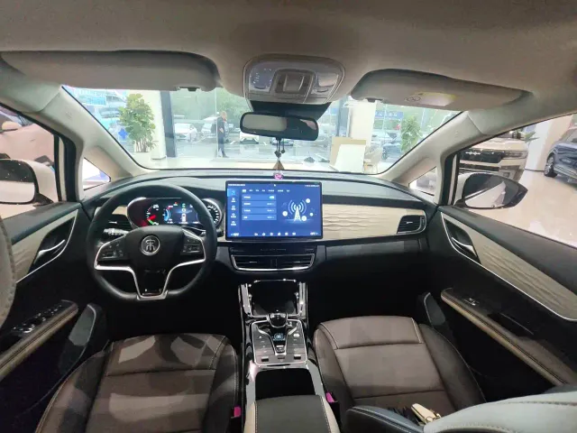 BYD Song MAX — Фото автомобиля 11