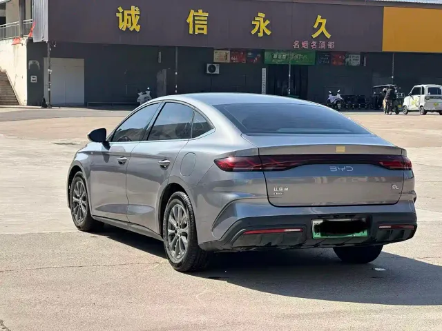 BYD Qin L — Фото автомобиля 9