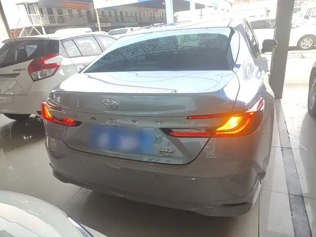 Toyota Camry — Фото автомобиля 5
