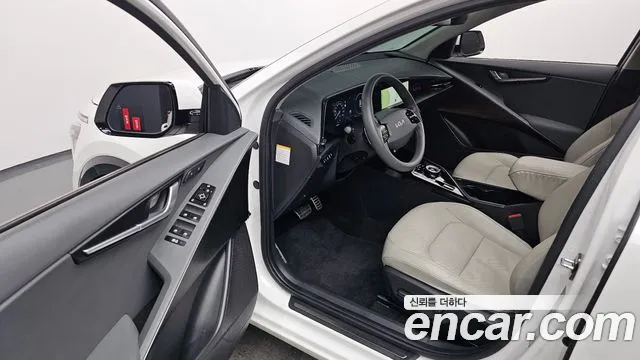 Kia Niro The All New Niro Signature — Фото автомобиля 10