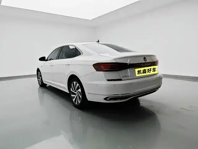 Volkswagen Passat — Фото автомобиля 6