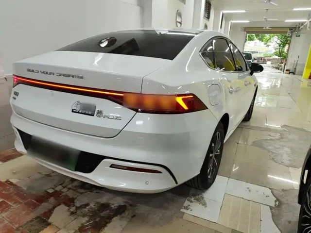 BYD Qin PLUS — Фото автомобиля 6