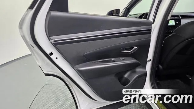 Hyundai Tucson Tucson (NX4) Бензин 1.6 турбо 2WD — Фото автомобиля 25