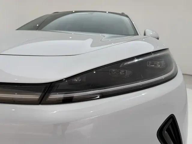 BYD Sealion 05 EV — Фото автомобиля 9