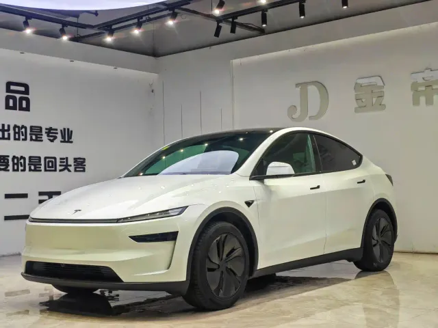 Фотография автомобиля — Tesla Model Y