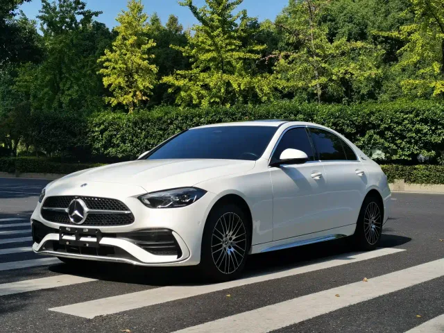 Фотография автомобиля — Mercedes-Benz C-Class