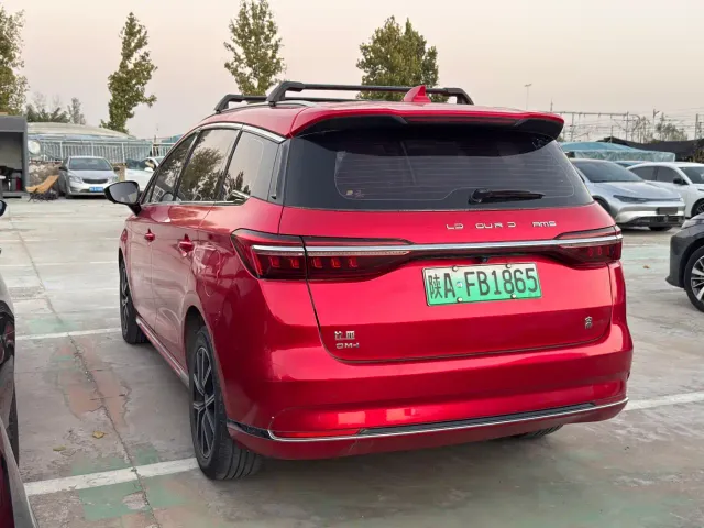 BYD Song MAX — Фото автомобиля 10