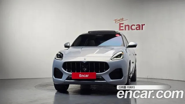 Maserati Grecale — Фото автомобиля 3
