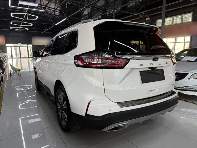 Ford Edge — Фото автомобиля 8