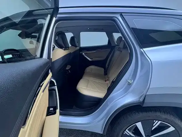 Geely Boyue L — Фото автомобиля 6