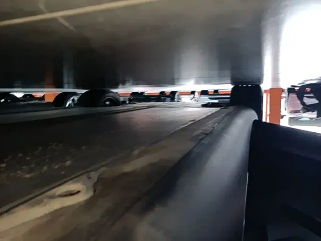 Tesla Model Y — Фото автомобиля 21