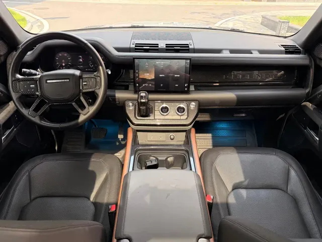 Land Rover Defender — Фото автомобиля 7