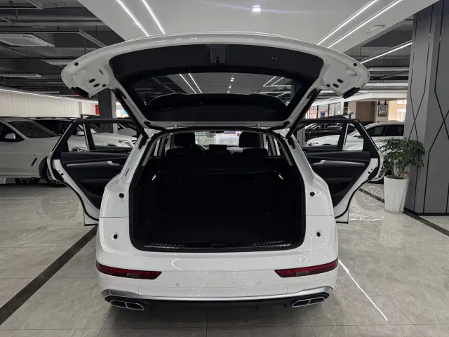 Audi Q5L — Фото автомобиля 19