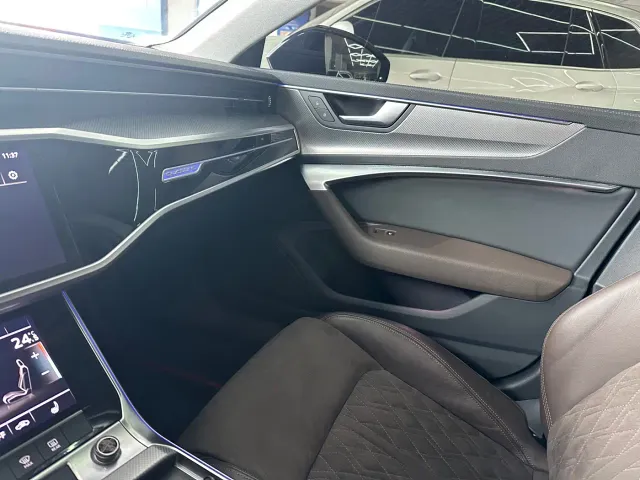 Audi A7L — Фото автомобиля 21