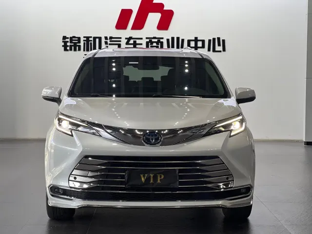 Фотография автомобиля — Toyota Sienna