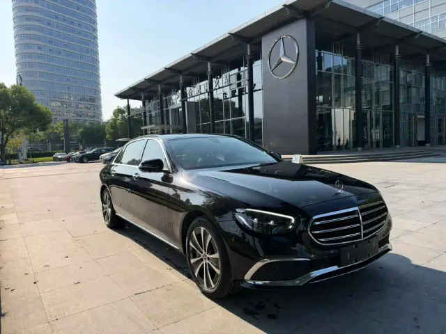 Mercedes-Benz E-Class — Фото автомобиля 4