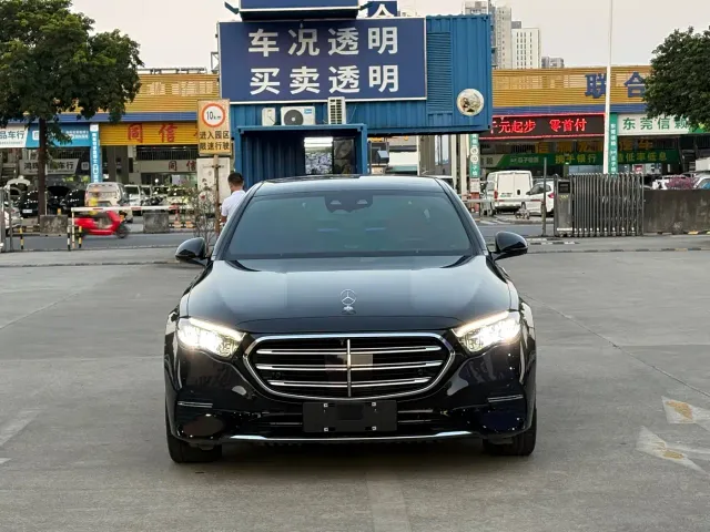 Mercedes-Benz E-Class — Фото автомобиля 2