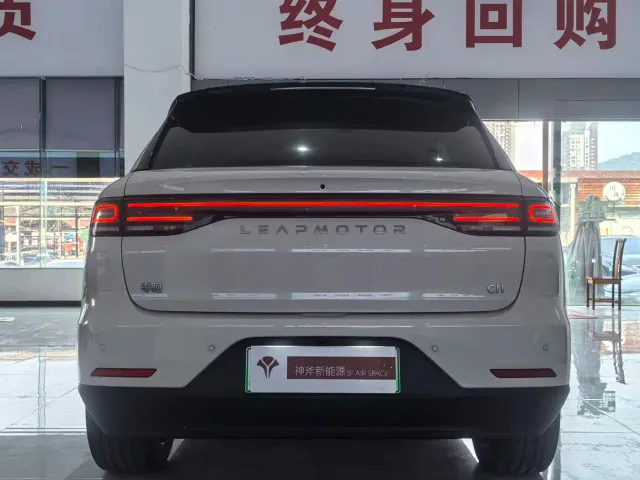 Leapmotor C11 — Фото автомобиля 5