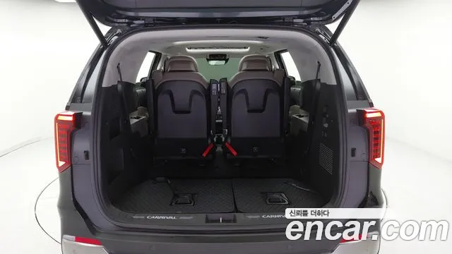 Kia Carnival Generation 4 — Фото автомобиля 15