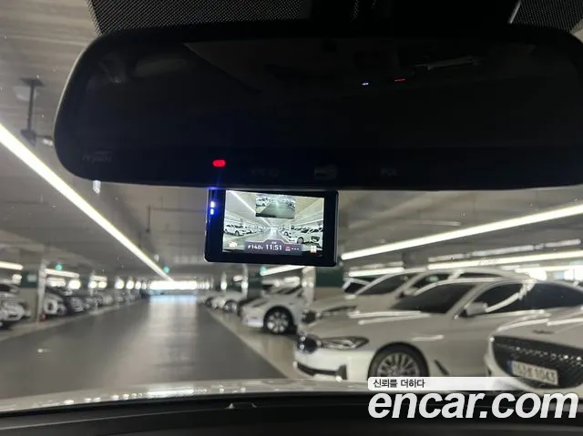Hyundai Venue — Фото автомобиля 11