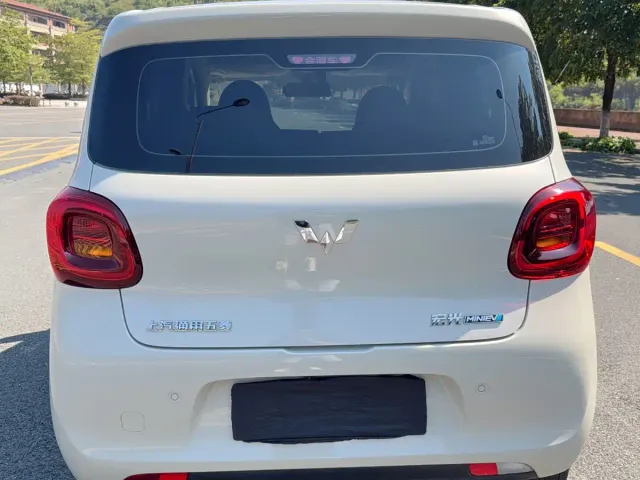 Wuling Hongguang Mini EV — Фото автомобиля 8