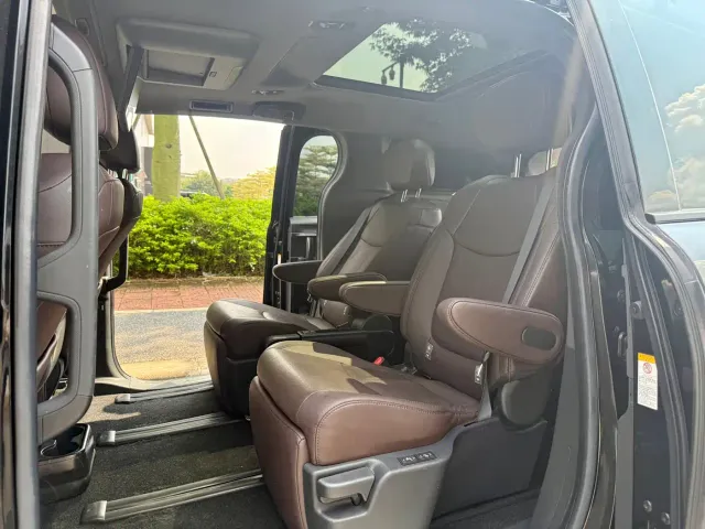 Toyota Sienna — Фото автомобиля 8