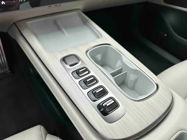 Xiaomi SU7 — Фото автомобиля 14