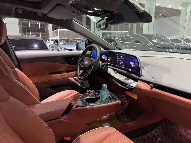 Cadillac Optiq — Фото автомобиля 8
