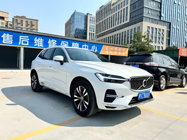 Volvo XC60 — Фото автомобиля 3