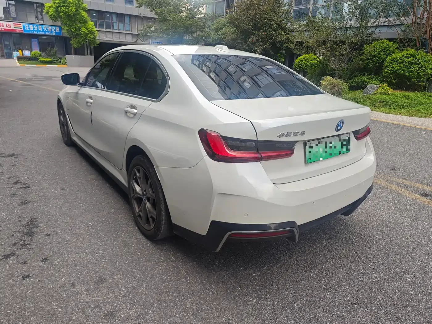 BMW BMW i3 2022 eDrive 35 L — Фото автомобиля 4