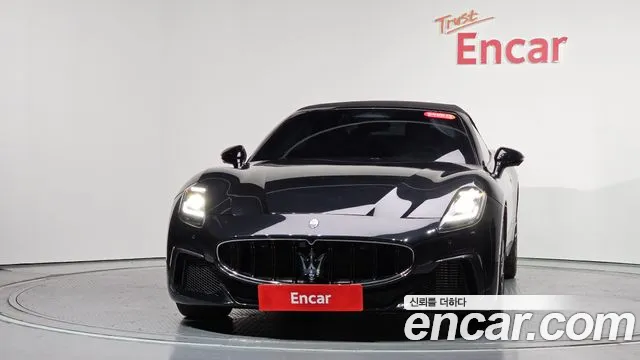 Maserati Gran Cabrio — Фото автомобиля 3