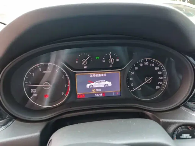 Buick Regal — Фото автомобиля 11