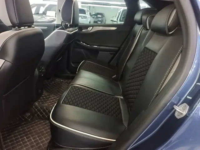 Ford Escape — Фото автомобиля 16