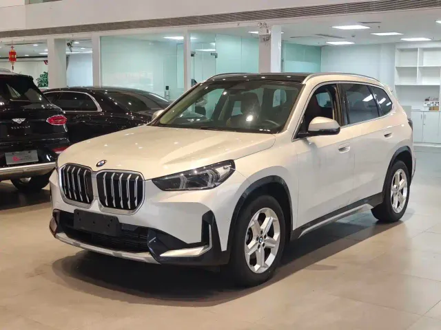 Фотография автомобиля — BMW X1