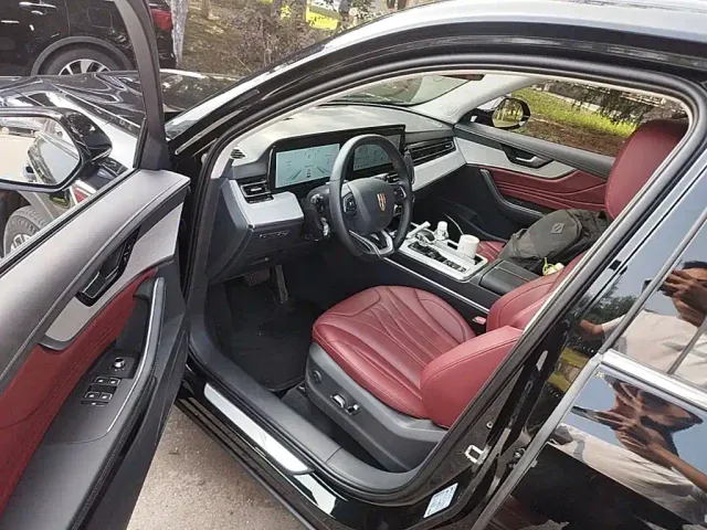 Hongqi HS5 — Фото автомобиля 11