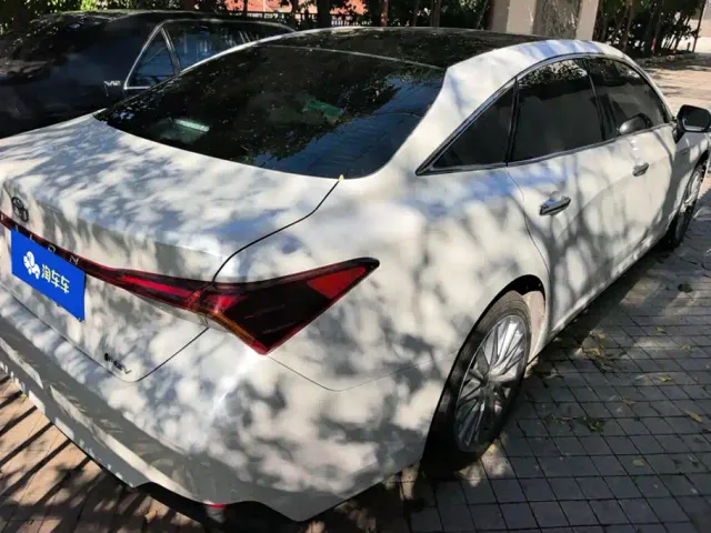 Toyota Avalon — Фото автомобиля 3
