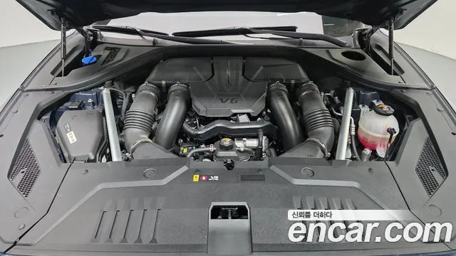 Genesis GV70 — Фото автомобиля 9