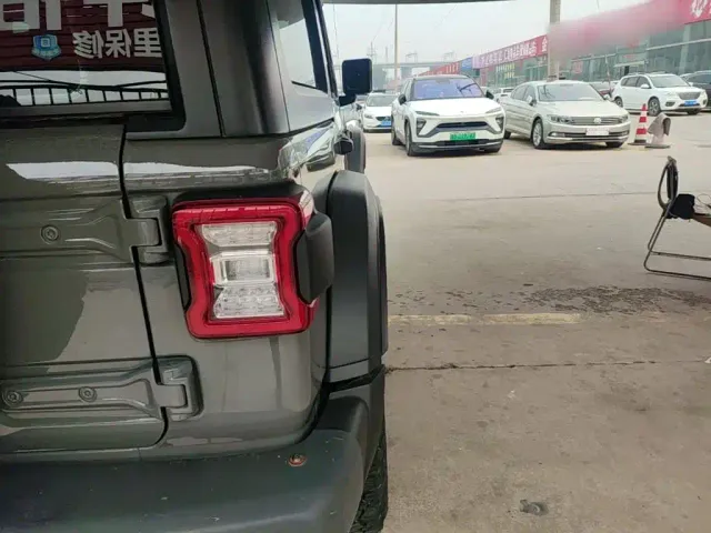 Jeep Wrangler — Фото автомобиля 7
