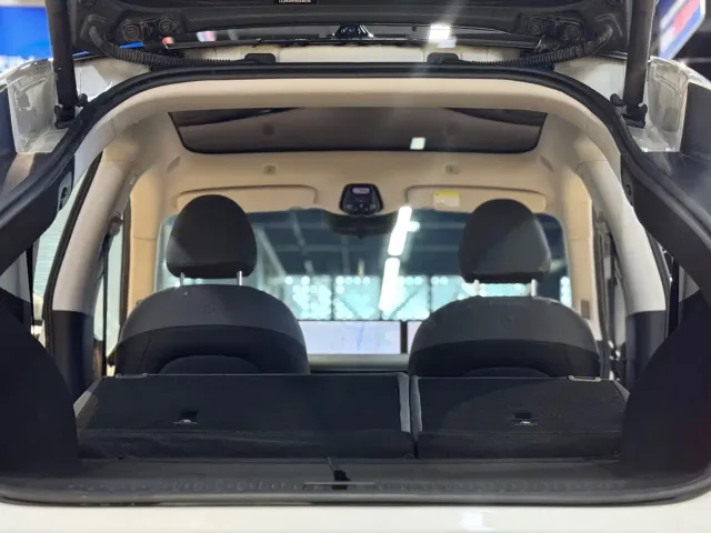 IM Motors LS6 — Фото автомобиля 24
