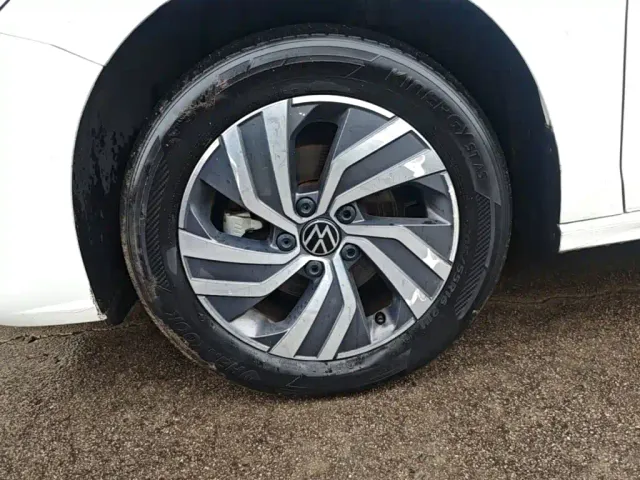 Volkswagen Bora — Фото автомобиля 24
