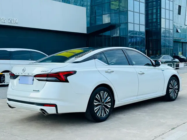 Nissan Teana — Фото автомобиля 14