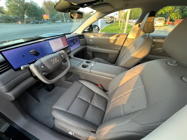 IM Motors LS6 — Фото автомобиля 11