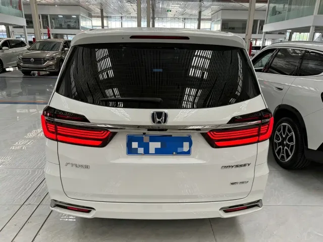 Honda Odyssey — Фото автомобиля 13