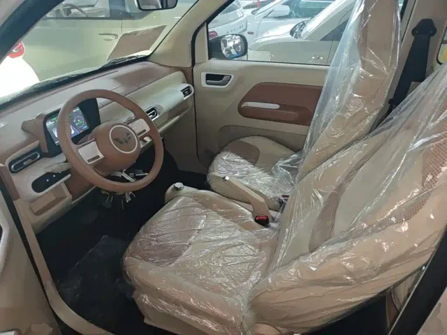 Wuling Hongguang Mini EV — Фото автомобиля 14
