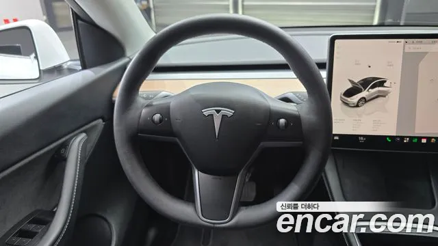 Tesla Model Y — Фото автомобиля 19